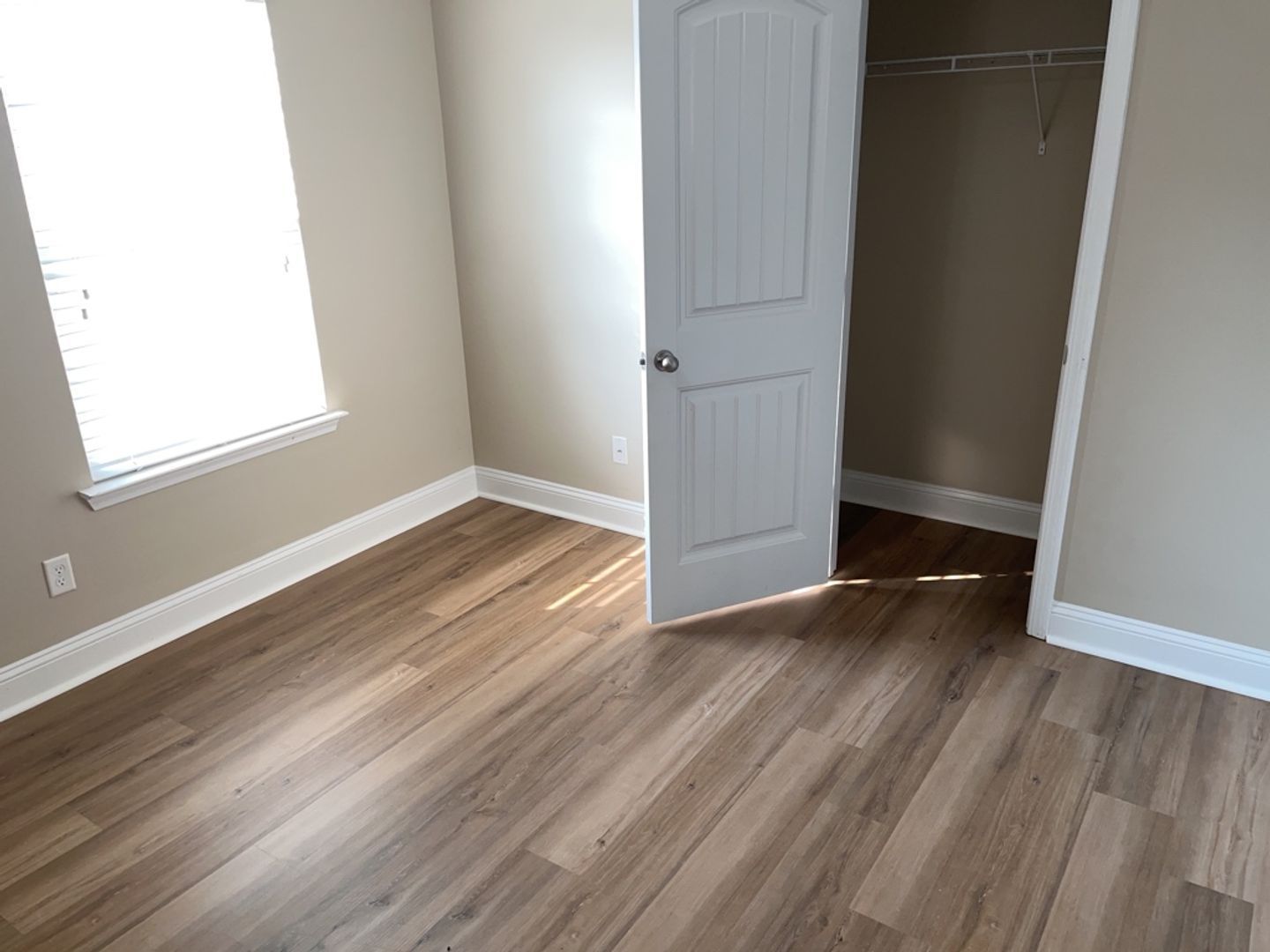 *Available Now* 202 Scarlett Lane - White Oak Subdivision property image