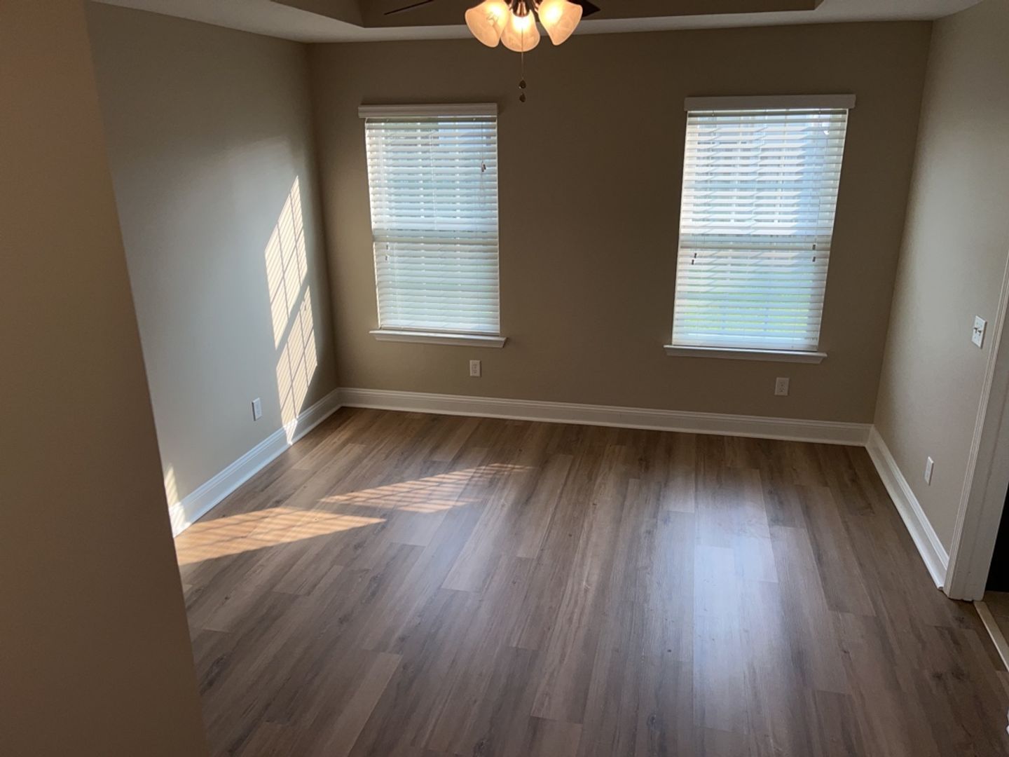 *Available Now* 202 Scarlett Lane - White Oak Subdivision property image