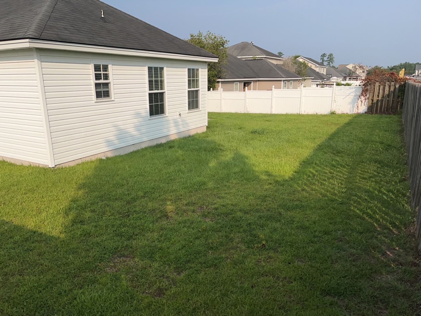 *Available Now* 202 Scarlett Lane - White Oak Subdivision property image