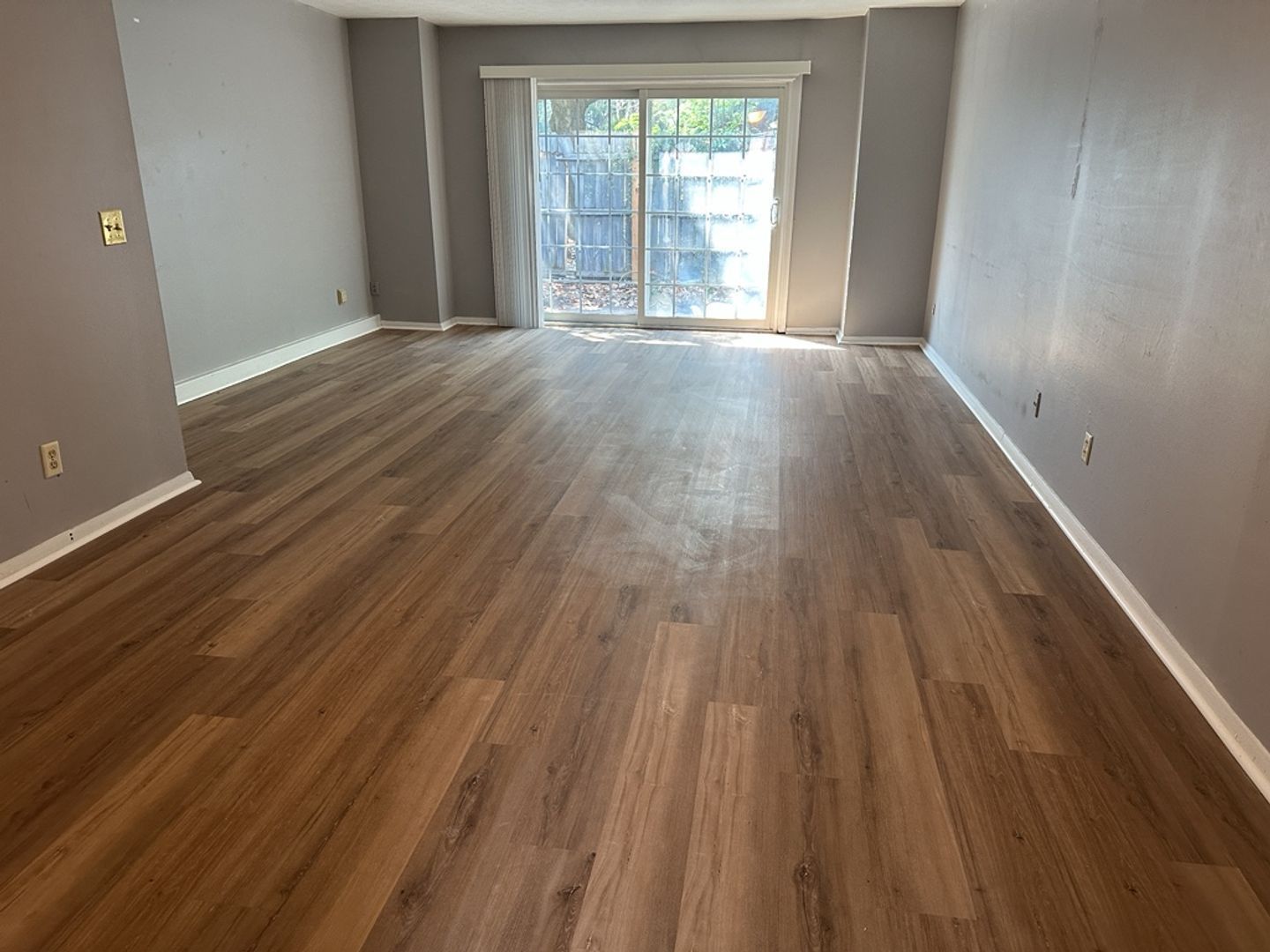 Available Now! 11 Knollwood Circle property image