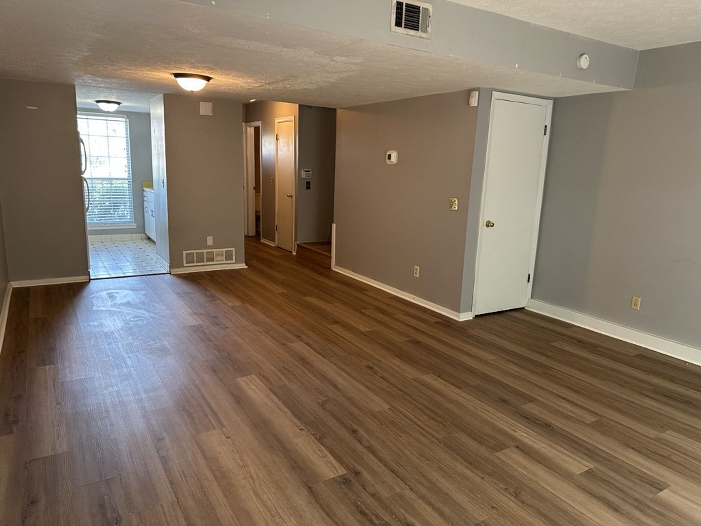 Available Now! 11 Knollwood Circle property image