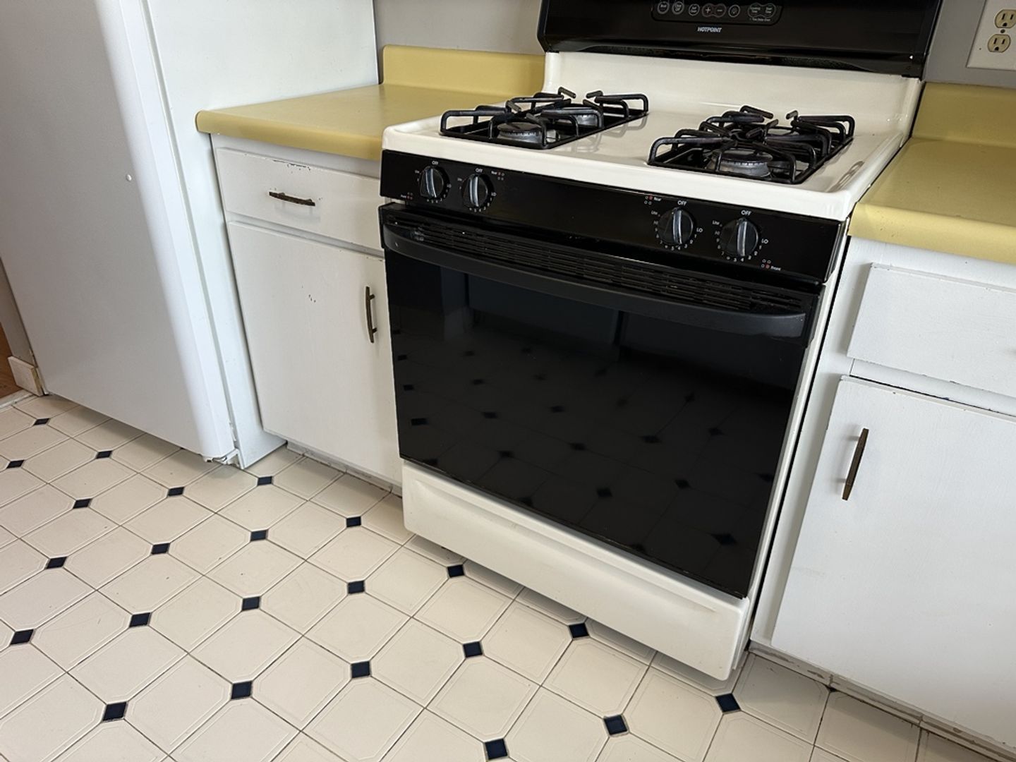 Available Now! 11 Knollwood Circle property image