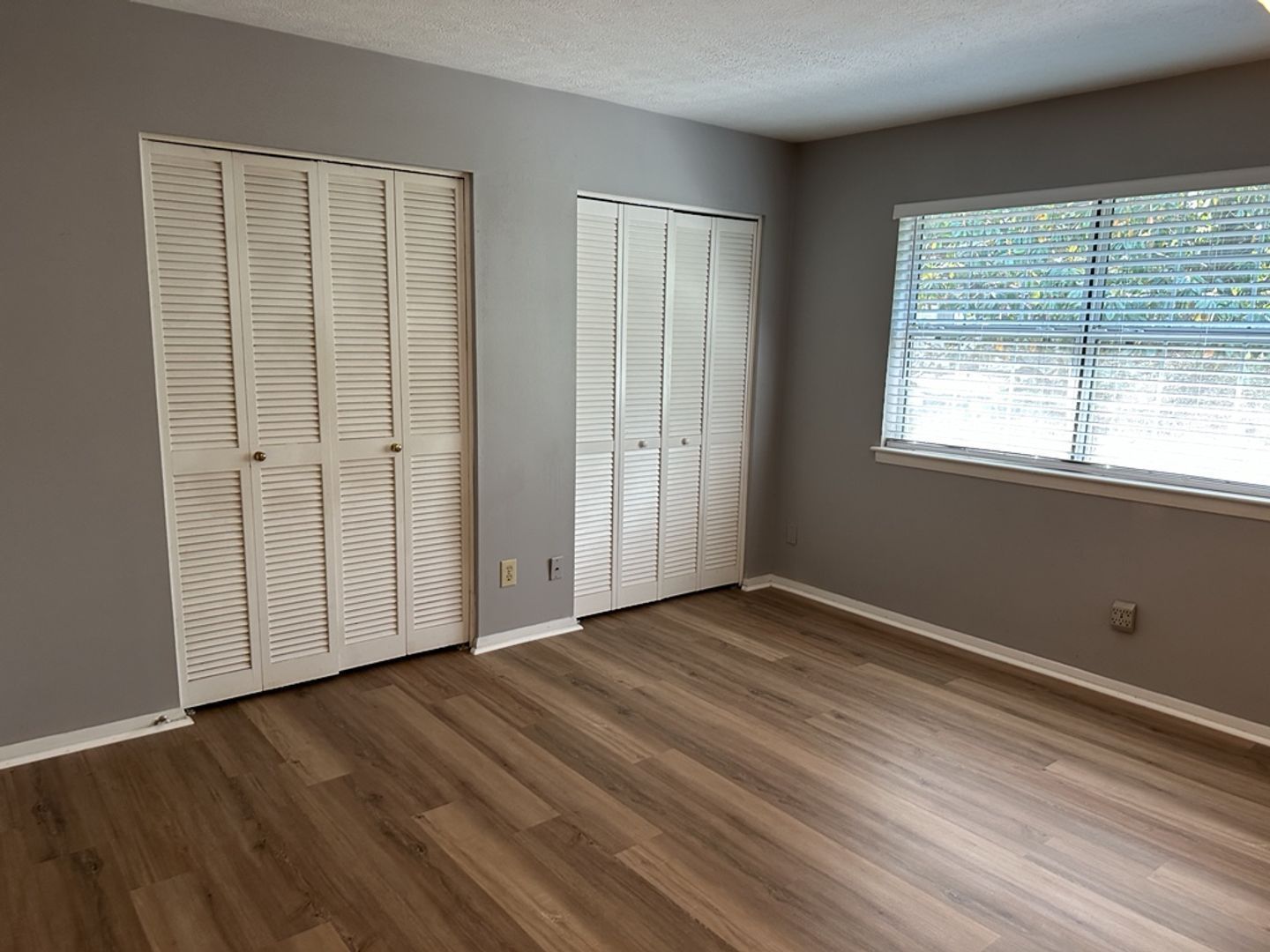 Available Now! 11 Knollwood Circle property image