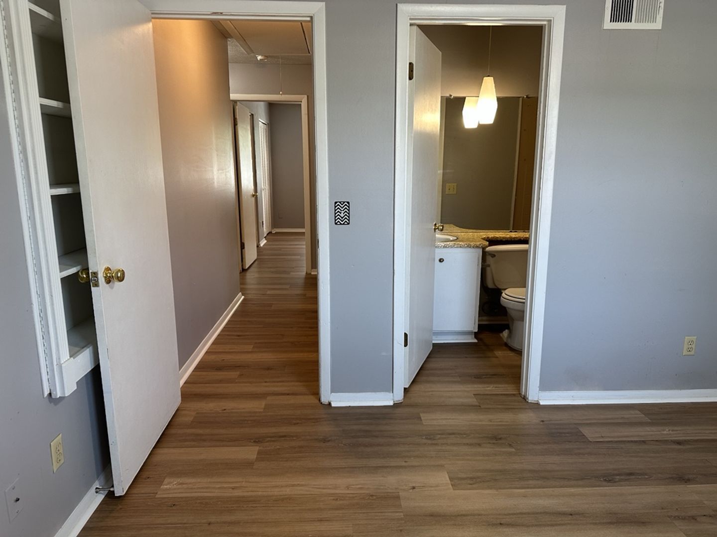 Available Now! 11 Knollwood Circle property image