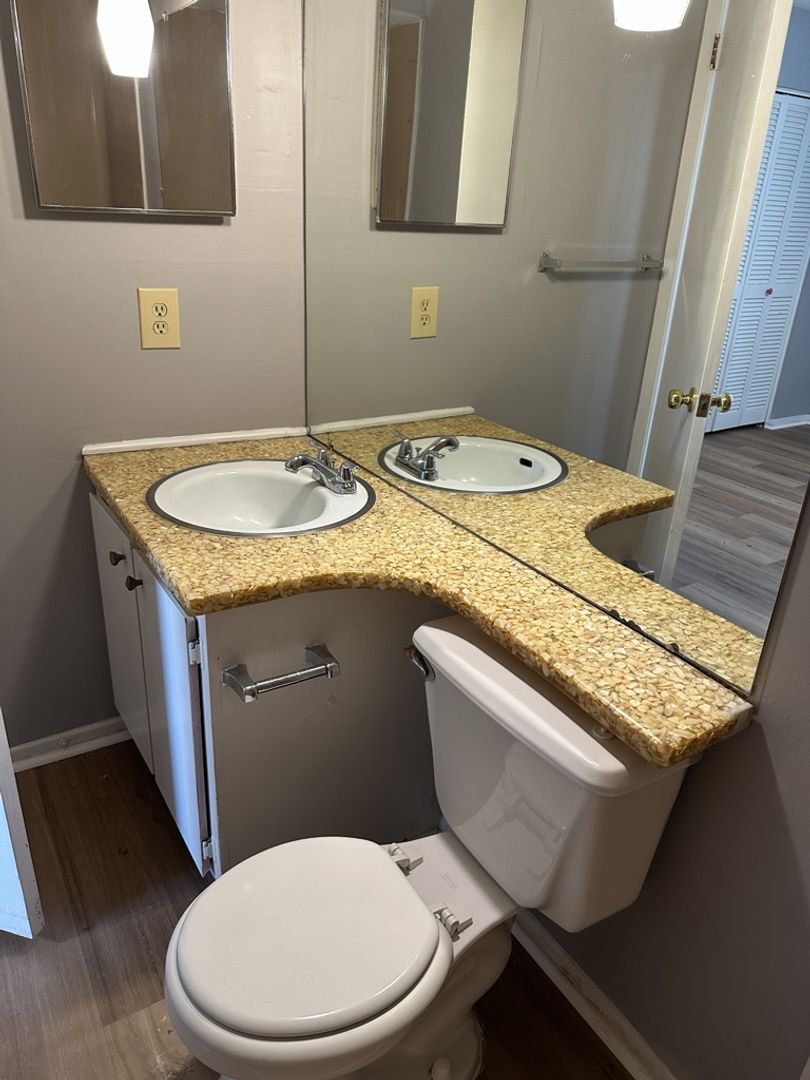 Available Now! 11 Knollwood Circle property image