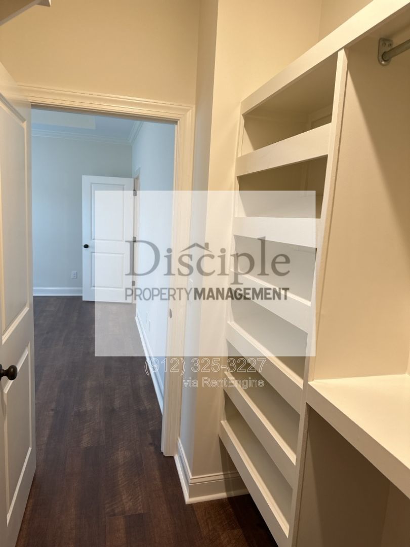 *Available Now* 15 Ennis Road property image