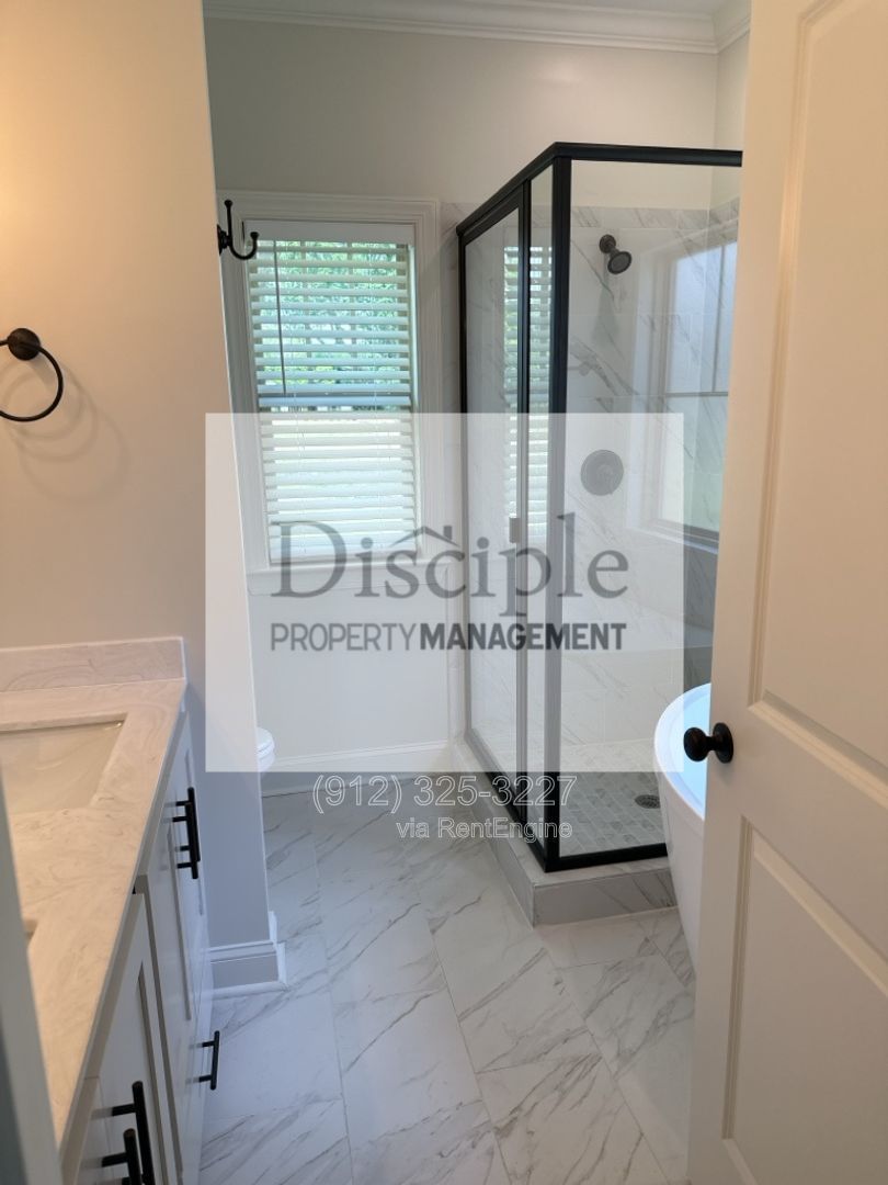 *Available Now* 15 Ennis Road property image