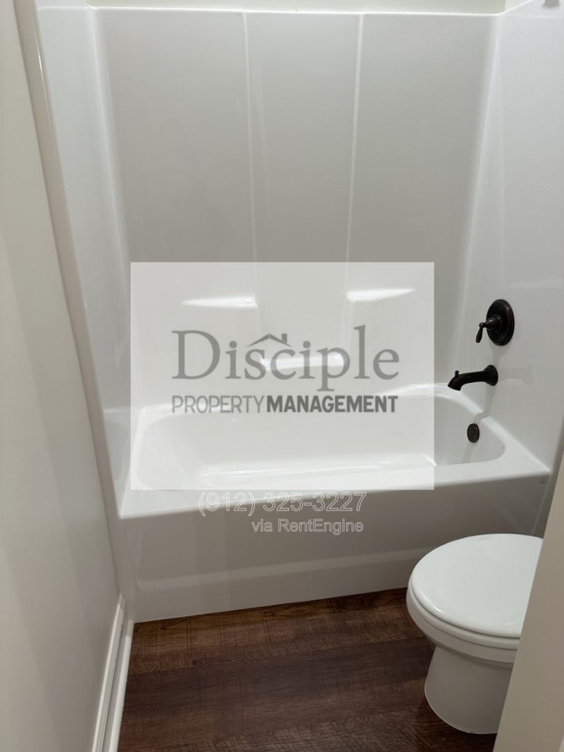 *Available Now* 15 Ennis Road property image