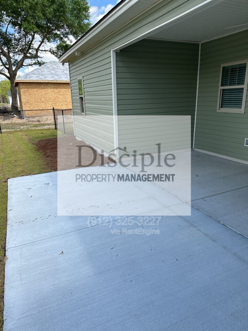 *Available Now* 15 Ennis Road property image