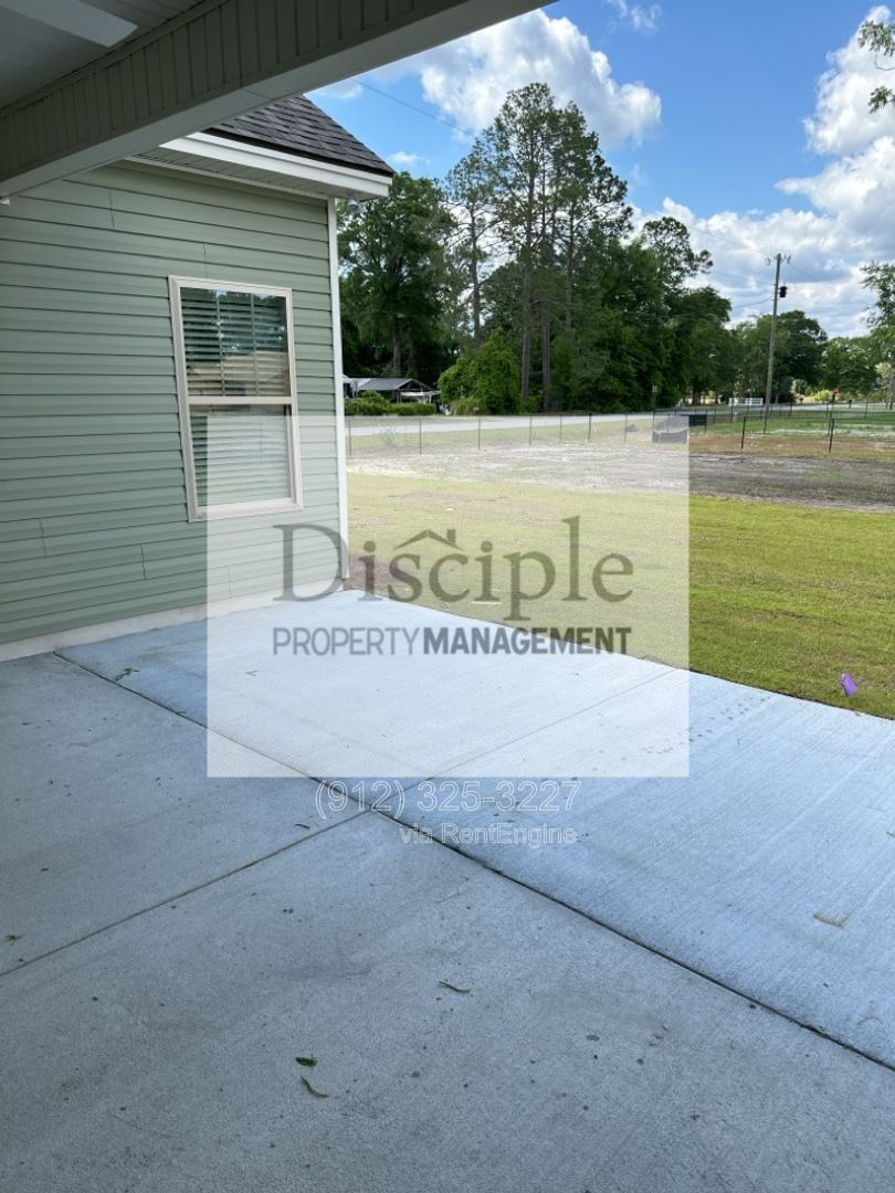 *Available Now* 15 Ennis Road property image