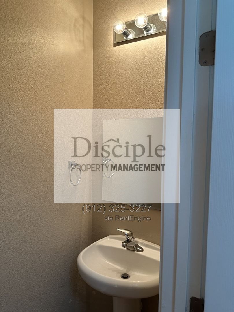 *Now Available* 1045 Canyon Oak Loop property image