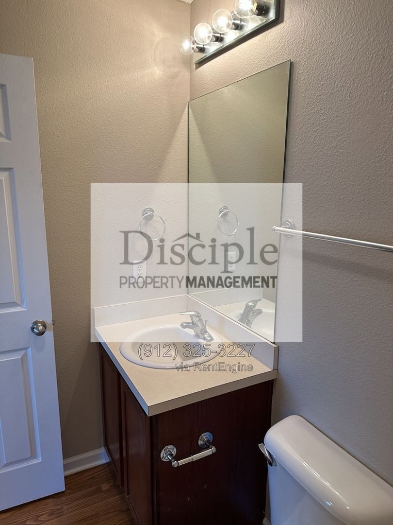 *Now Available* 1045 Canyon Oak Loop property image