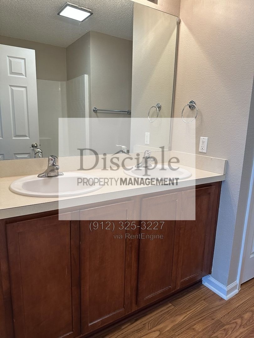 *Now Available* 1045 Canyon Oak Loop property image