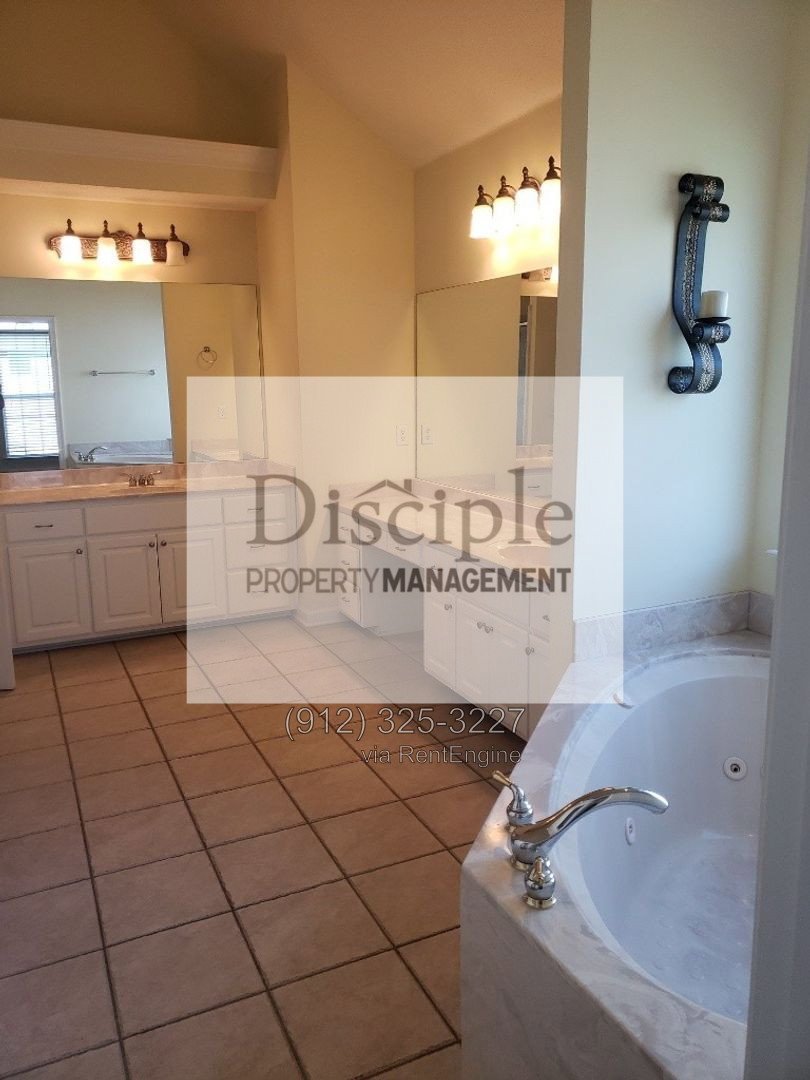 *Available Now* - 29 Dee Henderson Drive - Richmond Place Neighborhood property image