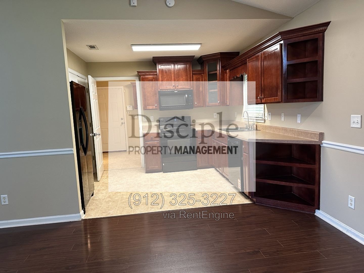 Available Now! 300 Lake Shore Drive in Midway! property image