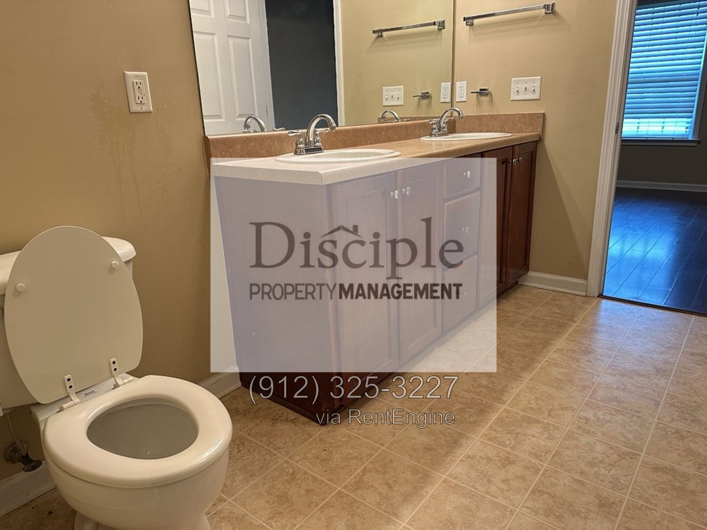 Available Now! 300 Lake Shore Drive in Midway! property image