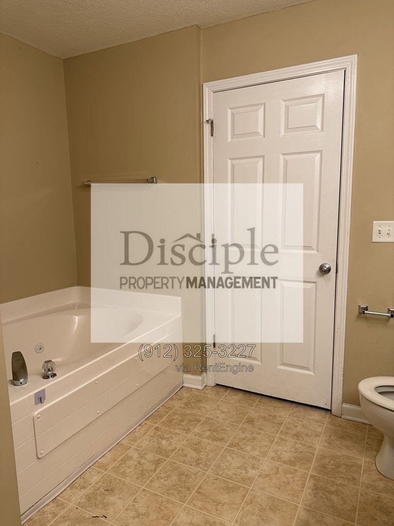 Available Now! 300 Lake Shore Drive in Midway! property image