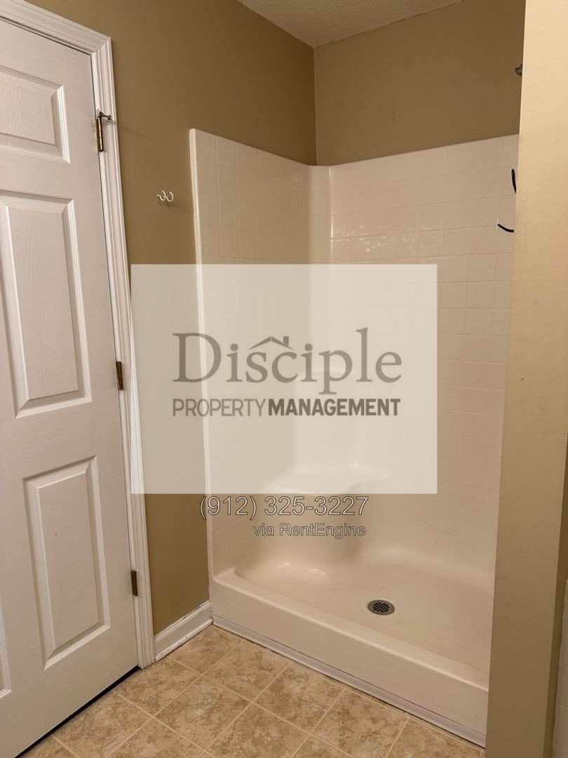 Available Now! 300 Lake Shore Drive in Midway! property image