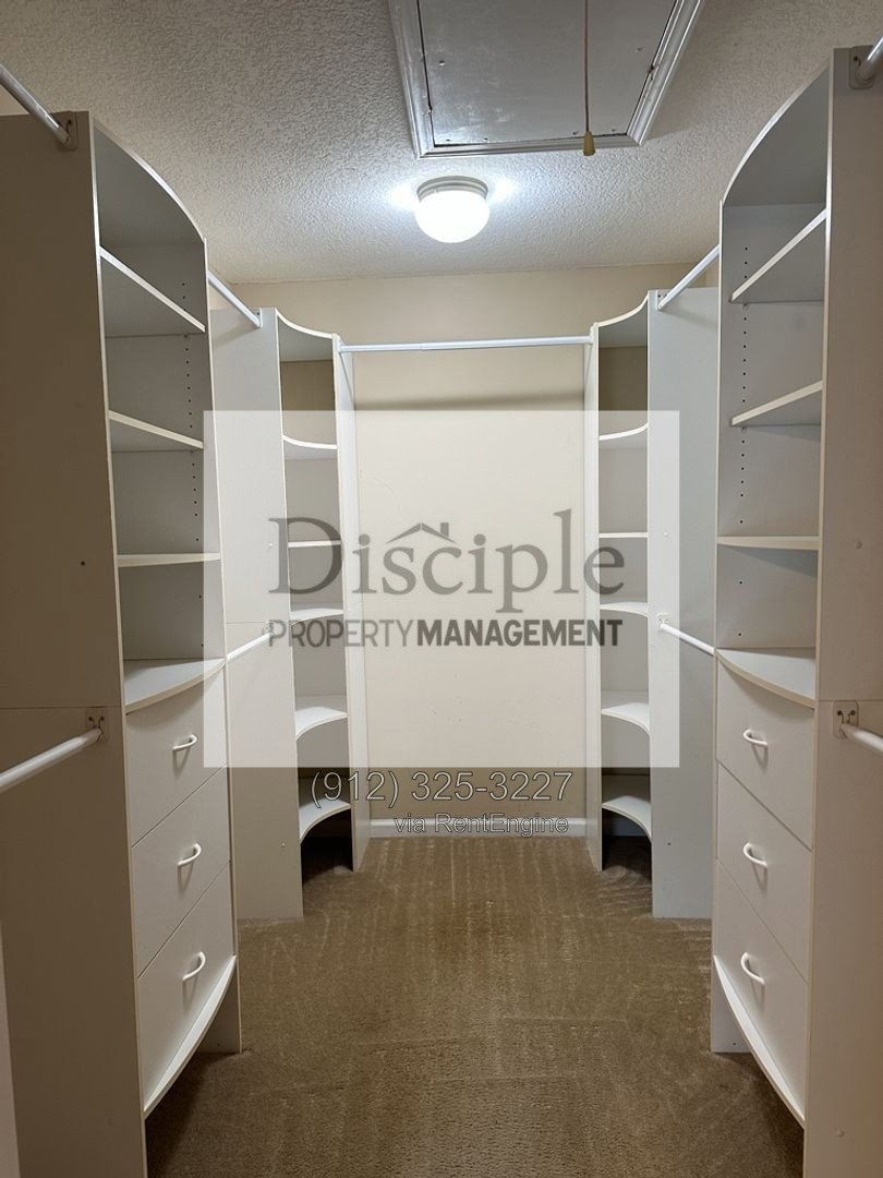 Available Now! 300 Lake Shore Drive in Midway! property image
