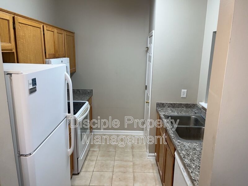 *MOVE-IN SPECIAL!* 1/2 off the first month's rent with a signed lease by 01/23/2026 for Savage Creek Apartment 2C, Upstairs property image